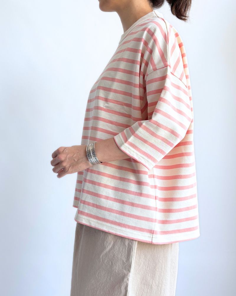 Utility Dolman Sleeve Delave Border T-Shirt in Kinari/Pink