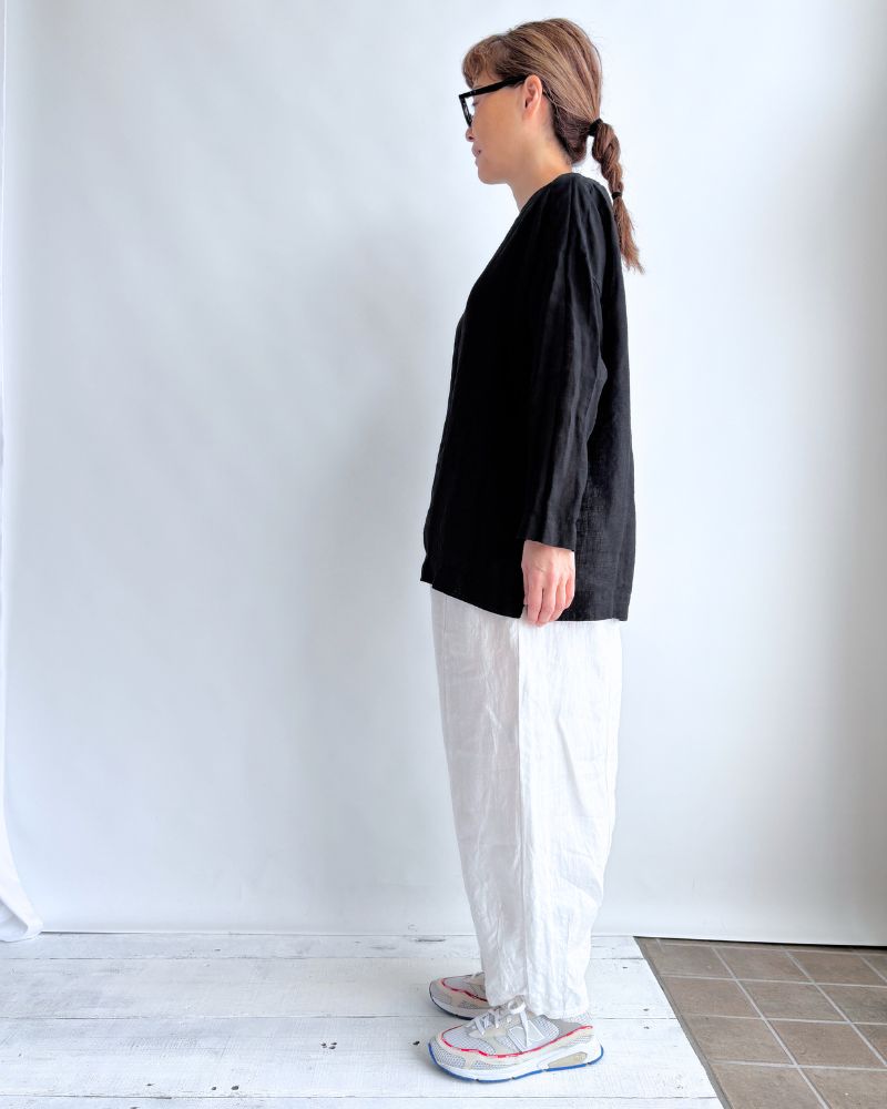 Organic Belgian Linen Simple Pullover in Noir
