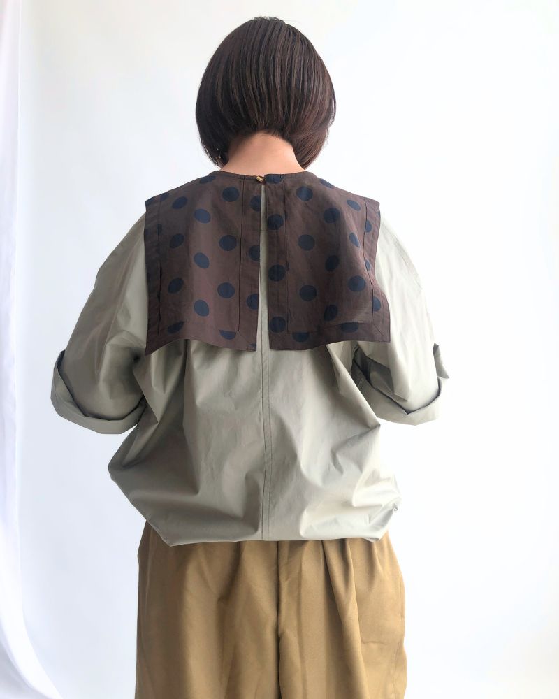 Square Collar in Dot