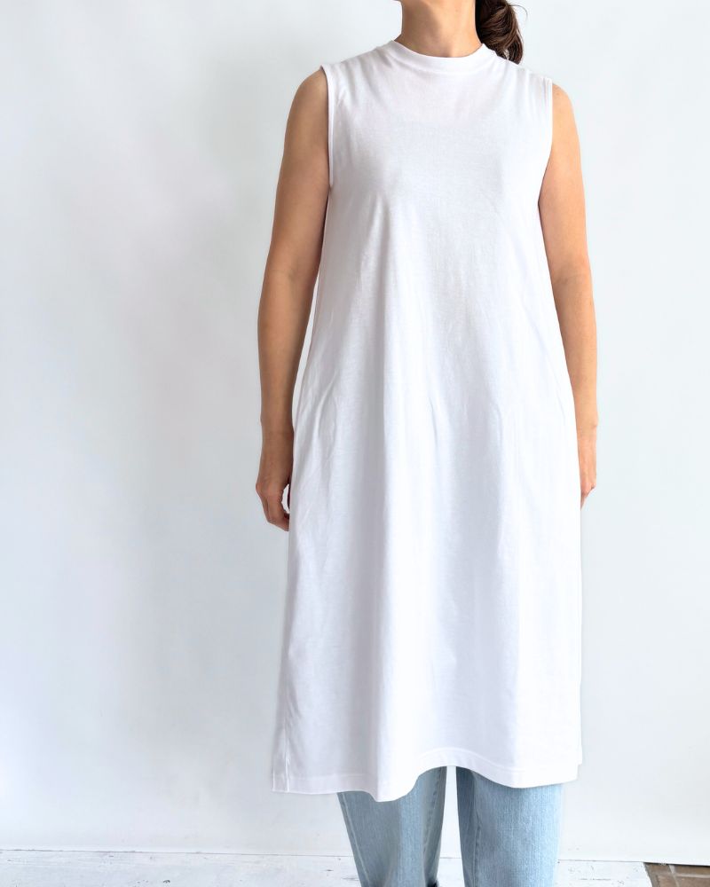 Sleeveless dress in White