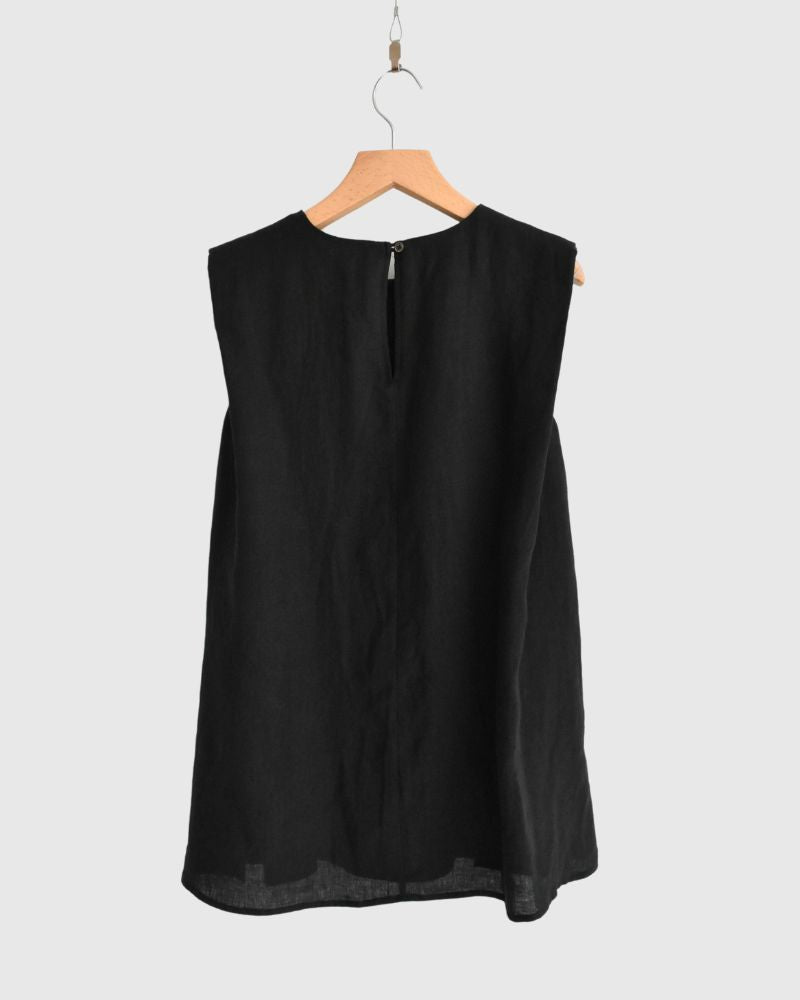 Shoulder tuck blouse (LINEN) in Black