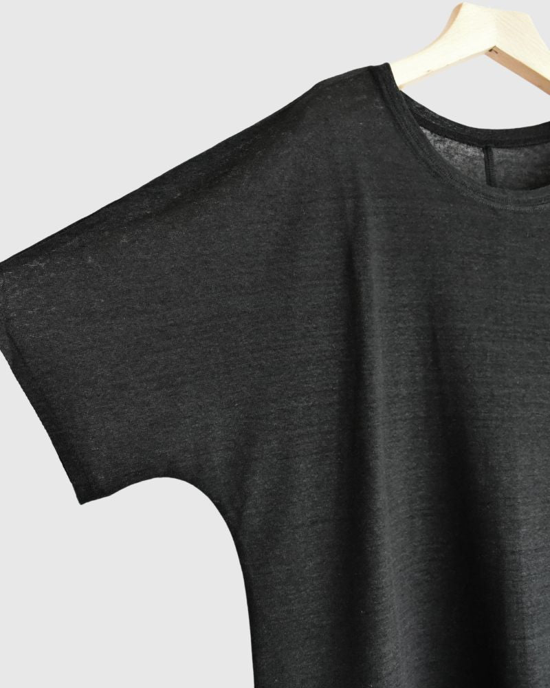 Linen T-shirt in Black