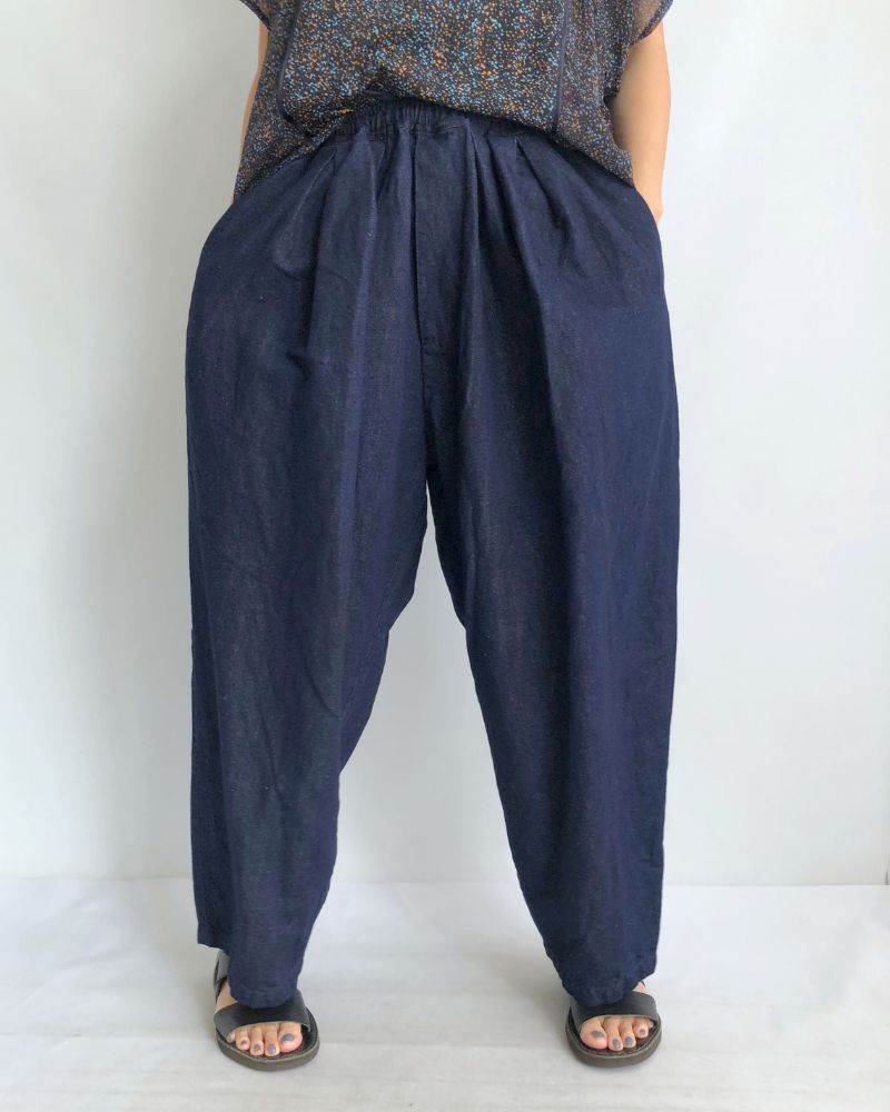 Cotton Linen Denim Tuck Pants in One Wash Cotton Linen Denim Tuck Pants in One Wash