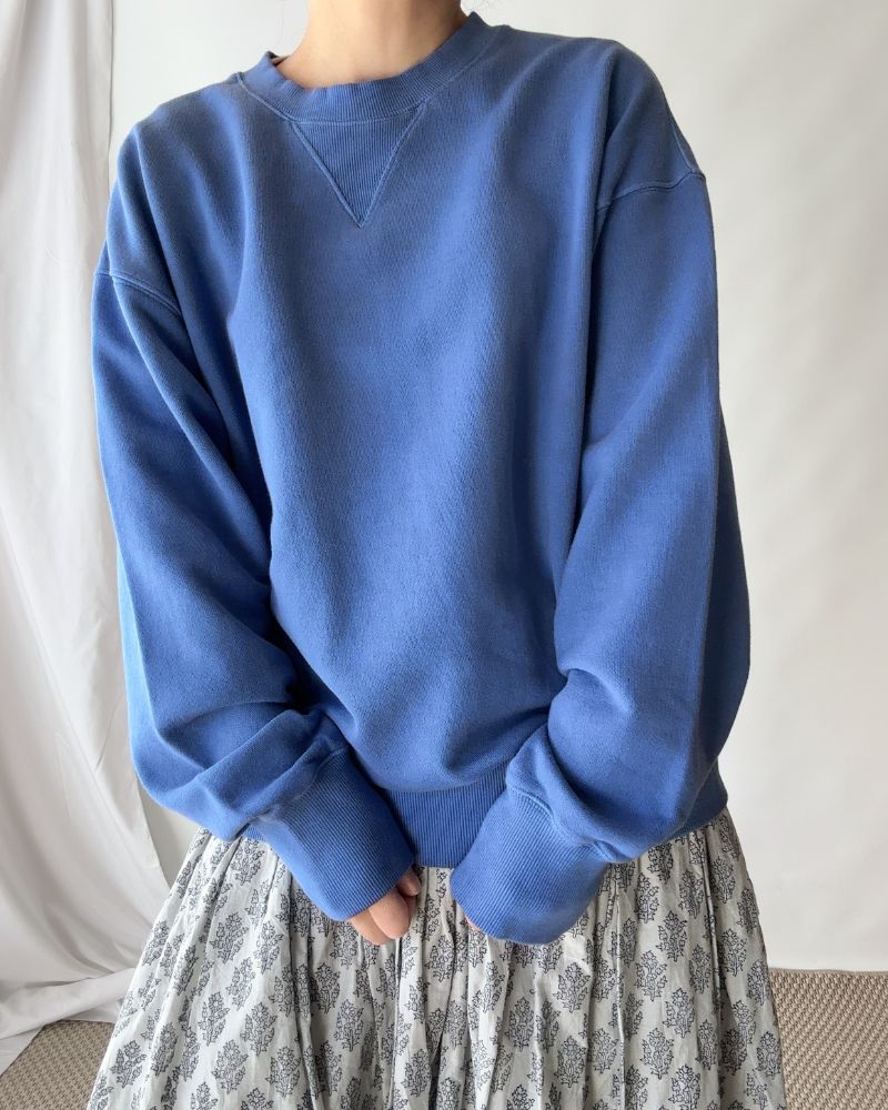 FRENCH TERRY PIGMENT PULLOVER in Blue FRENCH TERRY PIGMENT PULLOVER in Blue