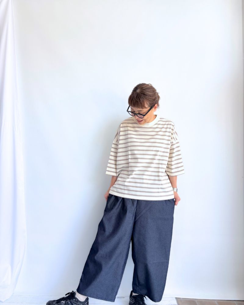 Utility Dolman Sleeve Delave Border T-Shirt in Kinari/Gray