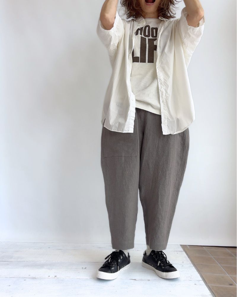 Unisex half sleeve shirt in White