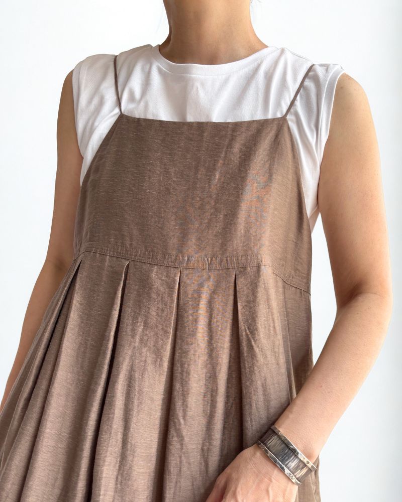 Tuck Volume Dress in Brown