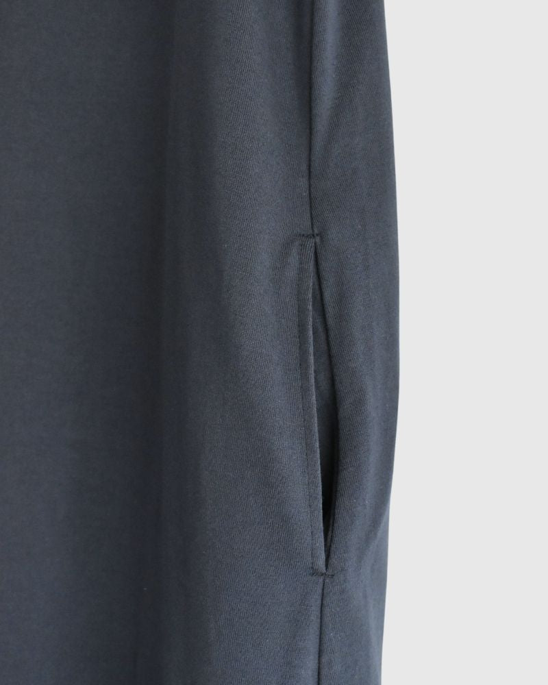 Sleeveless dress in Charcoal