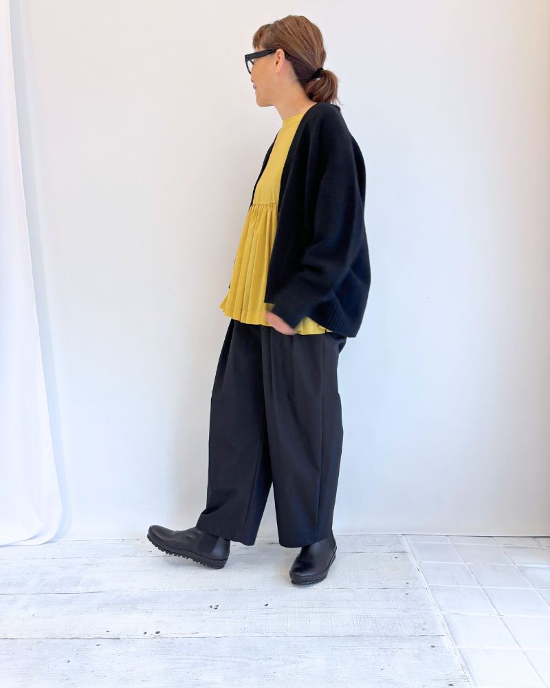 JANE V-neck Cardigan in Black