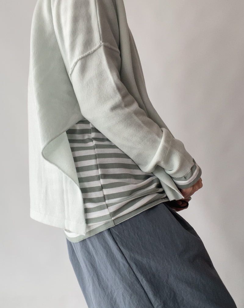 Side slit crew-neck knit