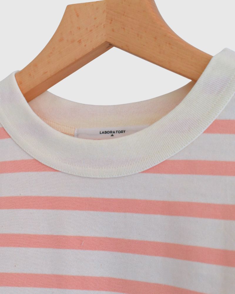 Utility Dolman Sleeve Delave Border T-Shirt in Kinari/Pink