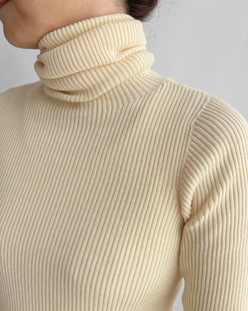 RIB JAPAN WHOLE GARMENT TURTLENECK PULLOVER in Natural RIB JAPAN WHOLE GARMENT TURTLENECK PULLOVER in Natural