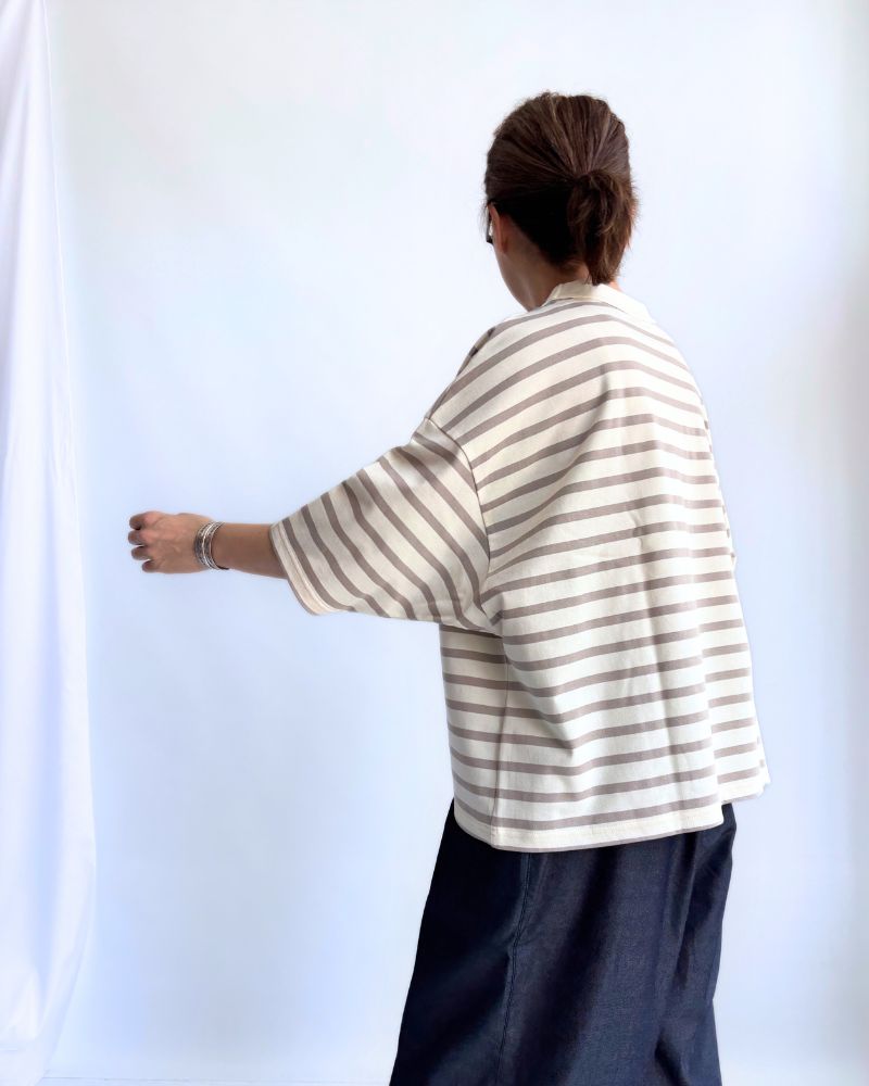 Utility Dolman Sleeve Delave Border T-Shirt in Kinari/Gray