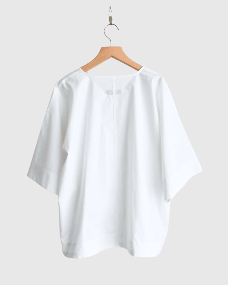 Pullover top in White
