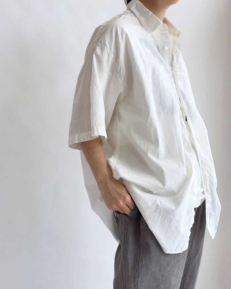 Unisex half sleeve shirt in White