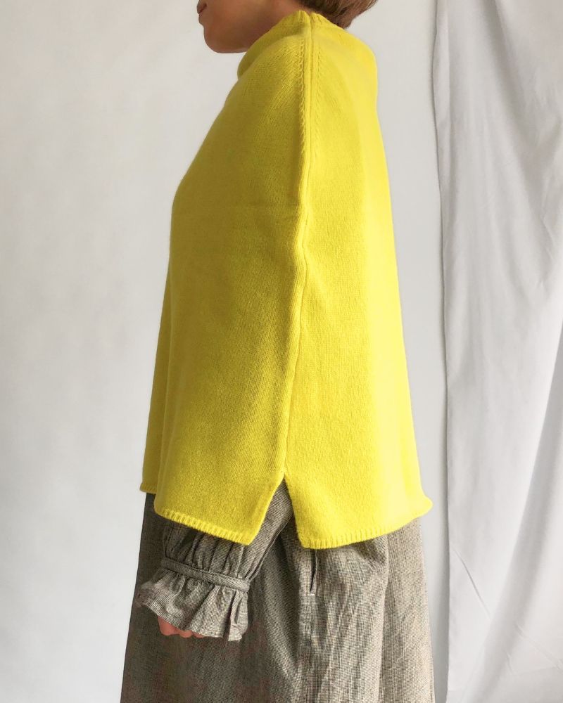 Shepherd Knit Cape in Yellow