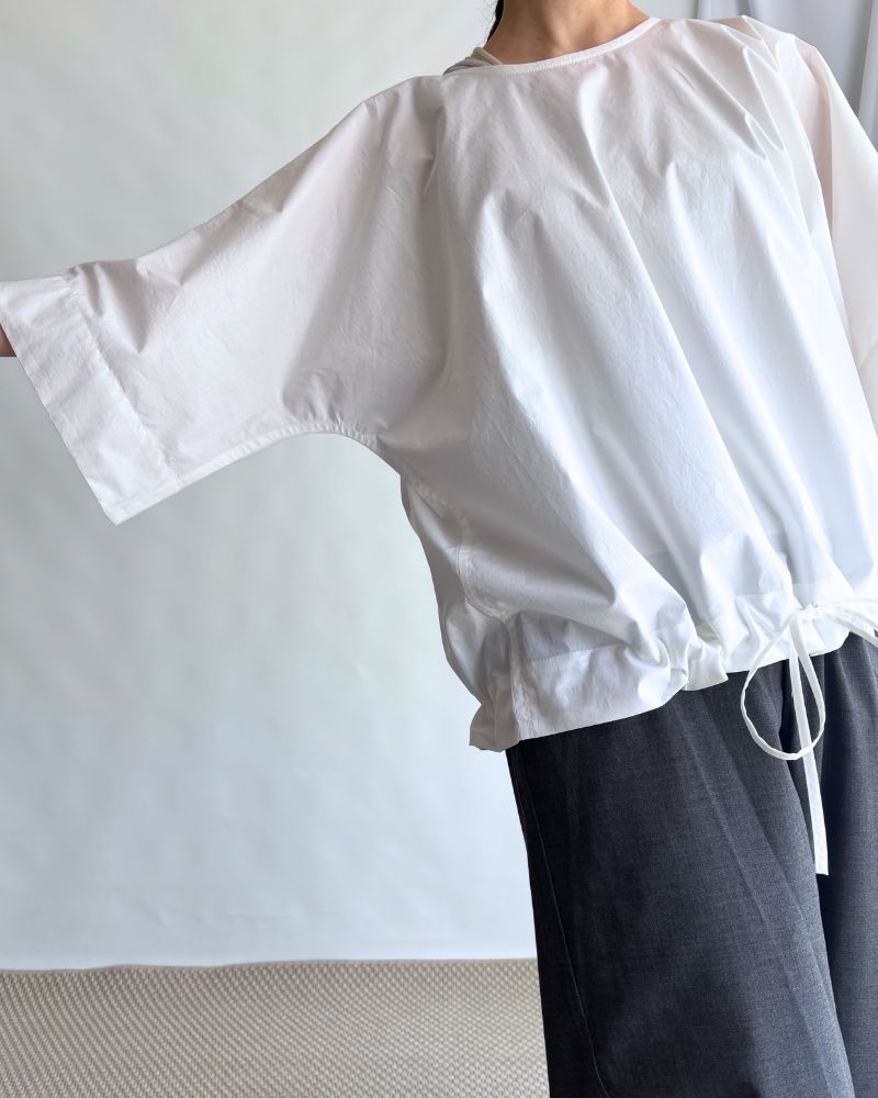 Pullover top in White