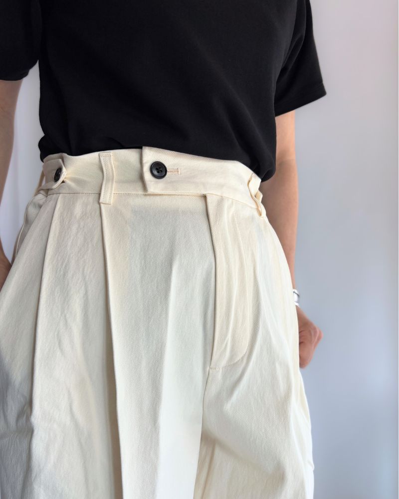 KARL-CHINO Center Press Pants in OffWhite