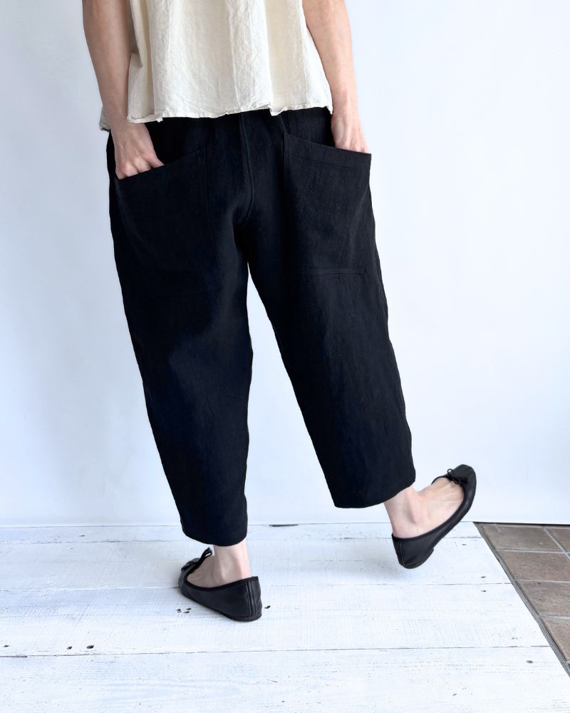 Big Pocket Cropped PT (LINEN) in Black Big Pocket Cropped PT (LINEN) in Black