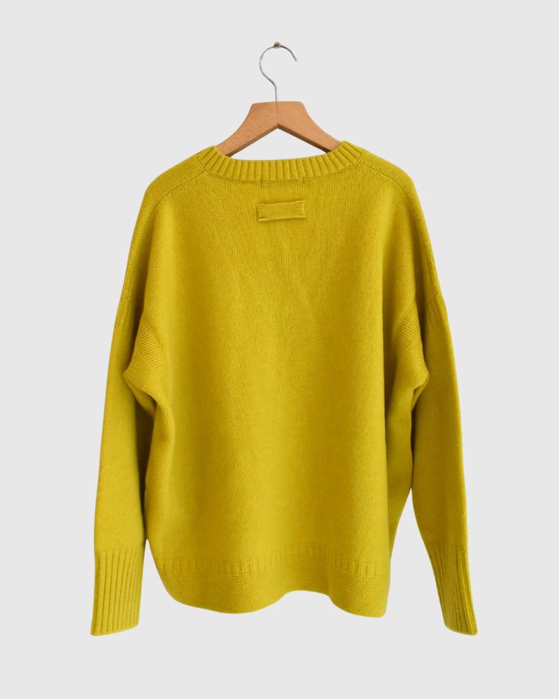 AURA V-neck knit pullover in Yellow