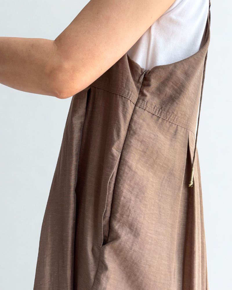 Tuck Volume Dress in Brown