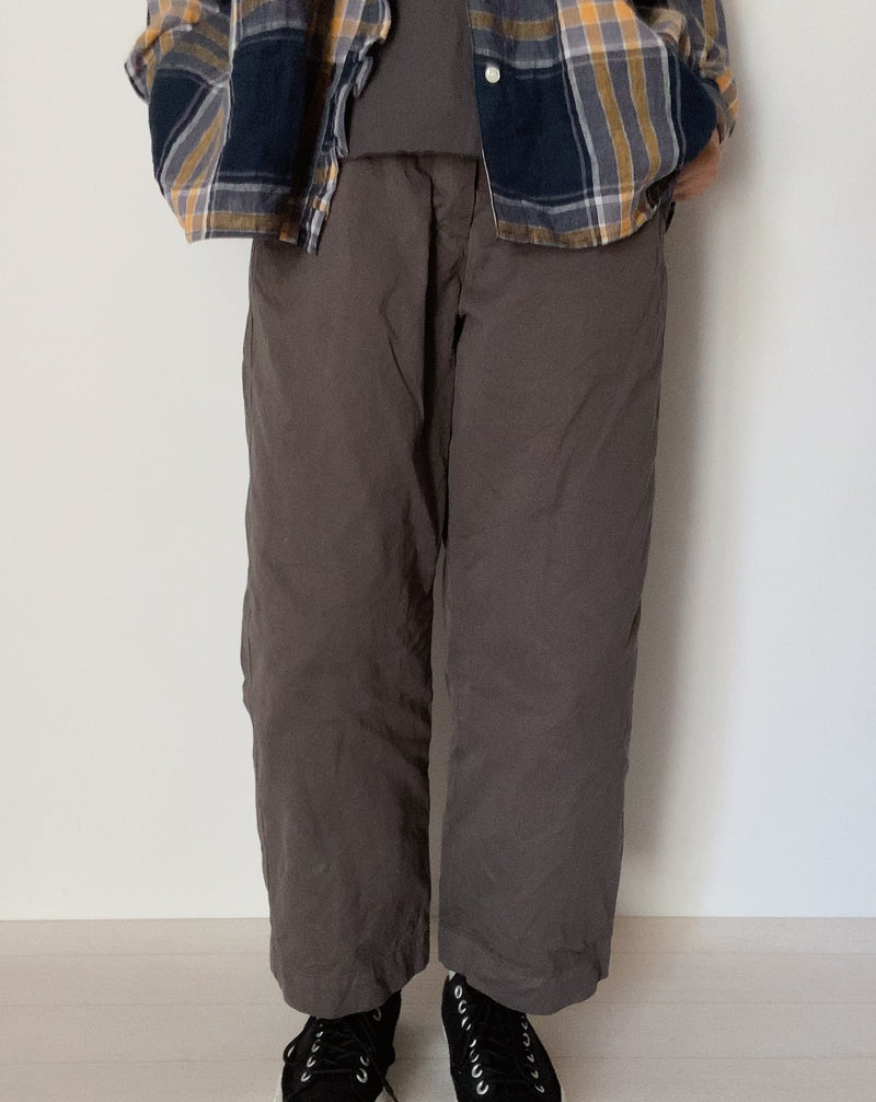Straight tuck pants