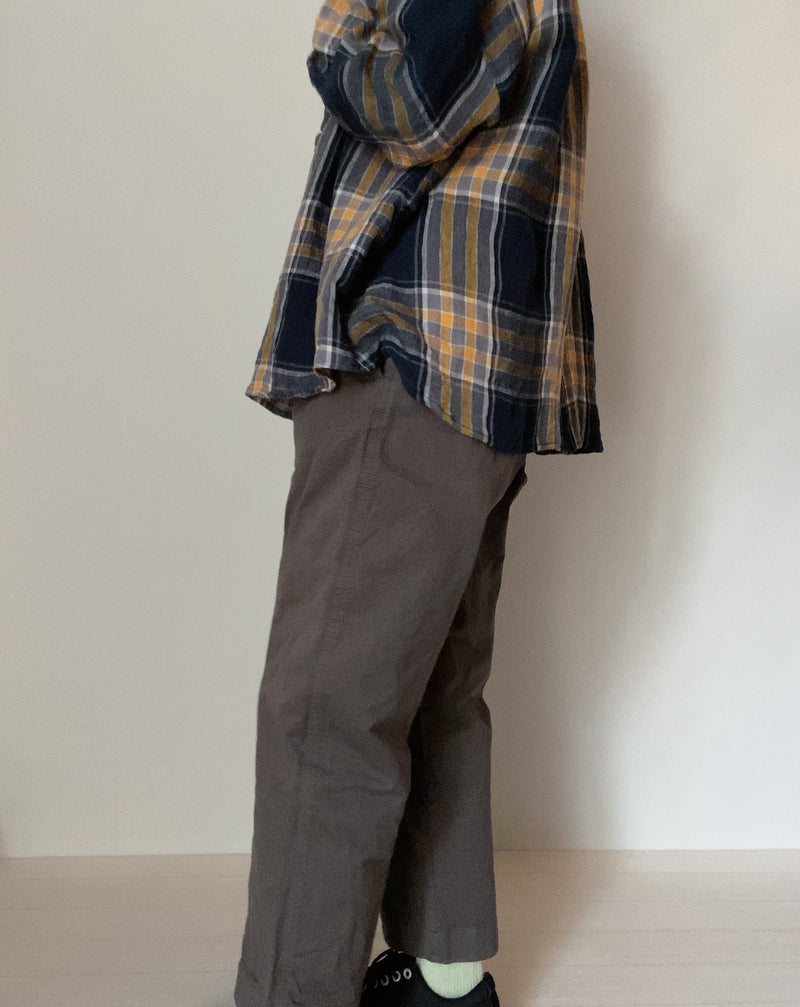 Straight tuck pants