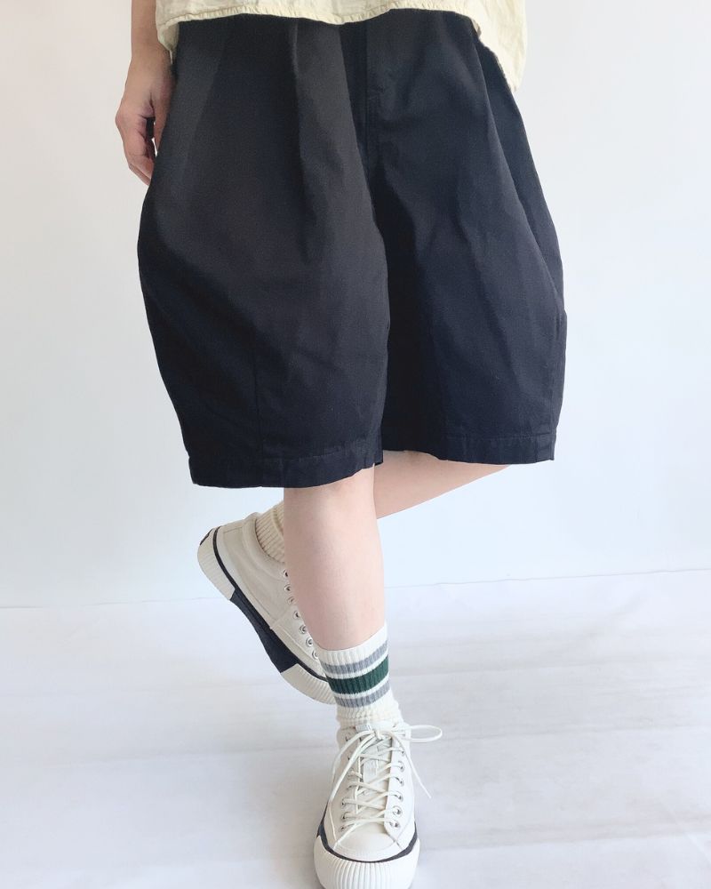 Chino Circus Shorts in Black