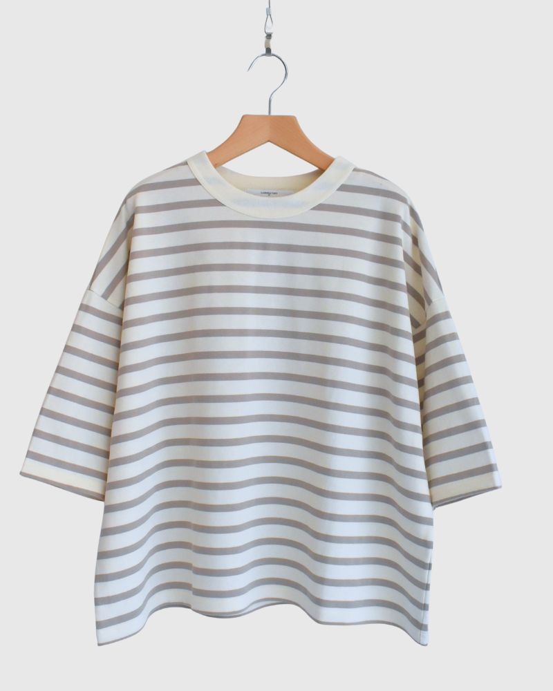 Utility Dolman Sleeve Delave Border T-Shirt in Kinari/Gray