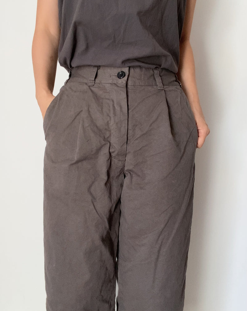 Straight tuck pants