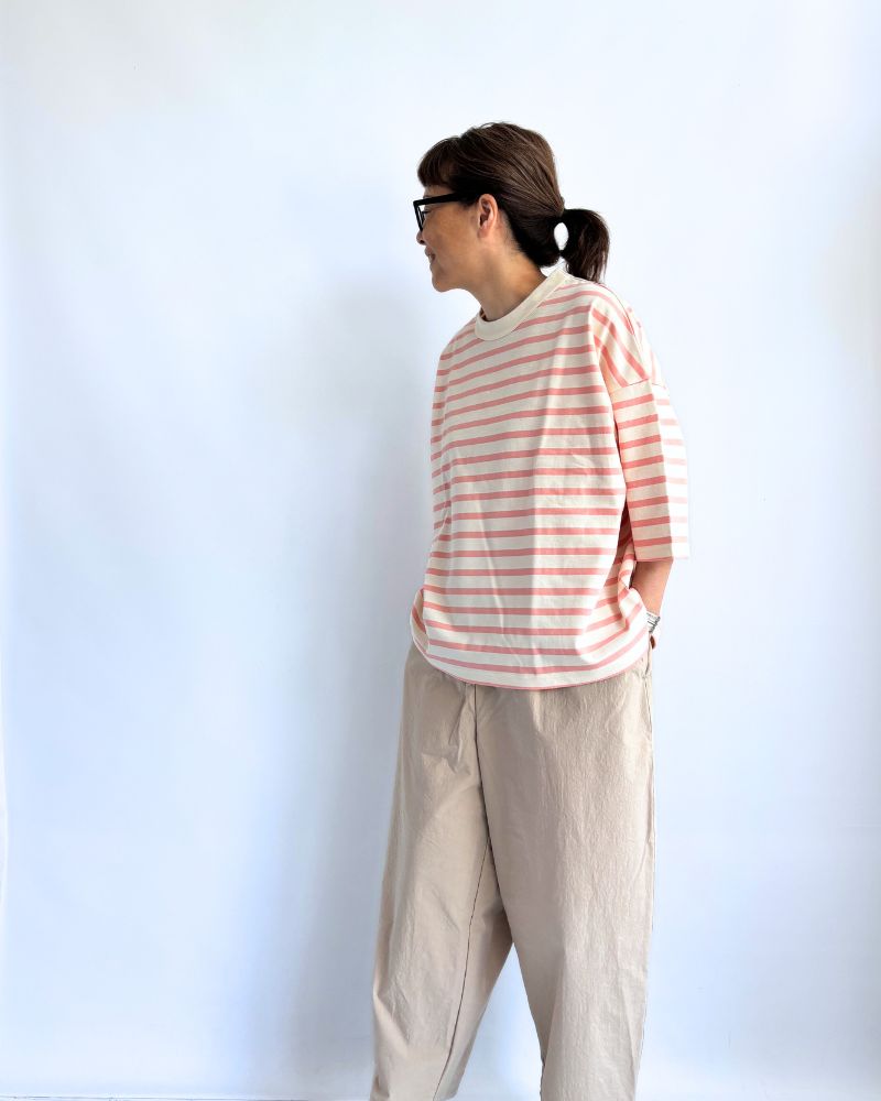 Utility Dolman Sleeve Delave Border T-Shirt in Kinari/Pink