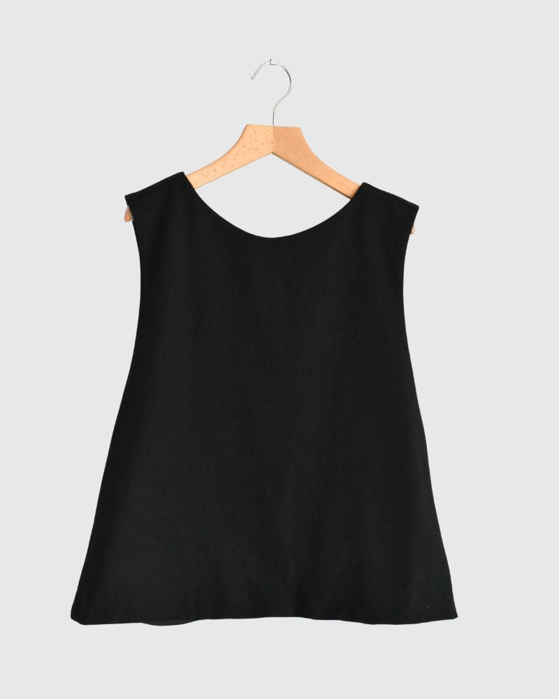 Flannel wool cross vest in Black