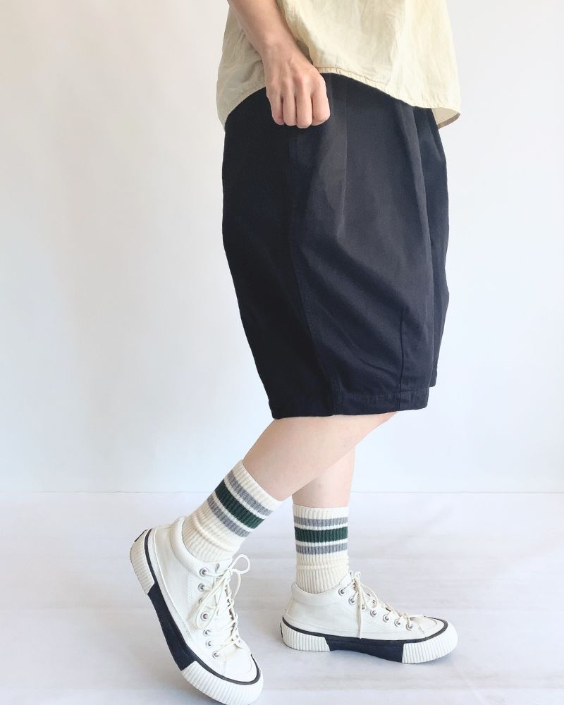 Chino Circus Shorts in Black