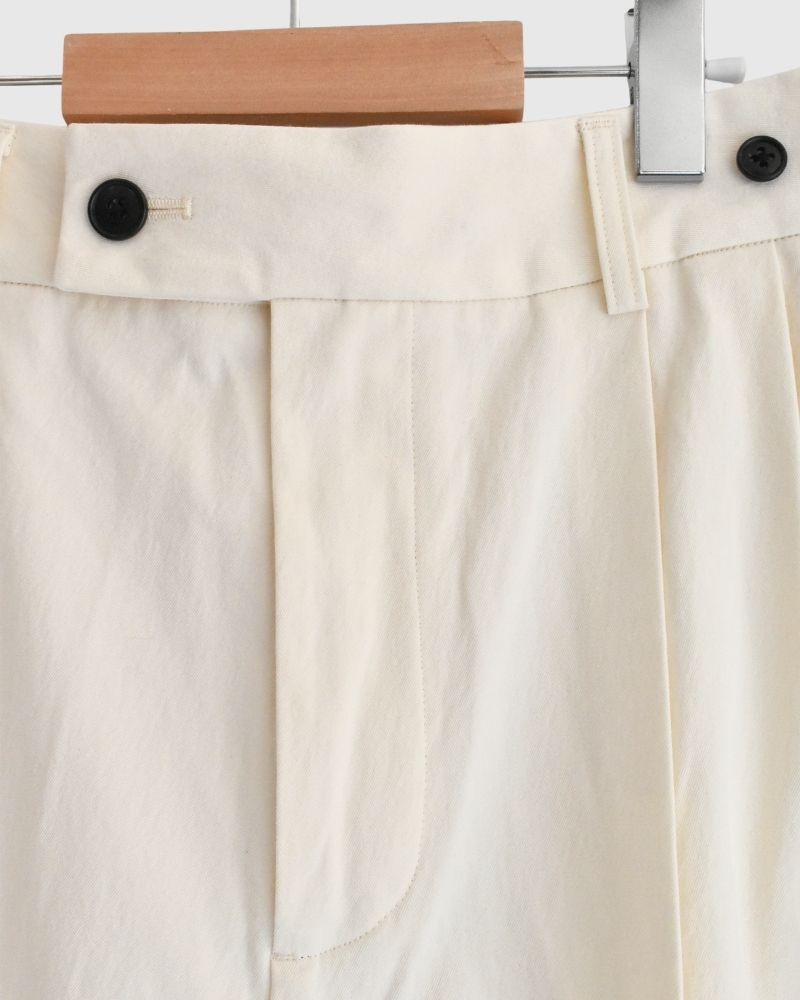 KARL-CHINO Center Press Pants in OffWhite