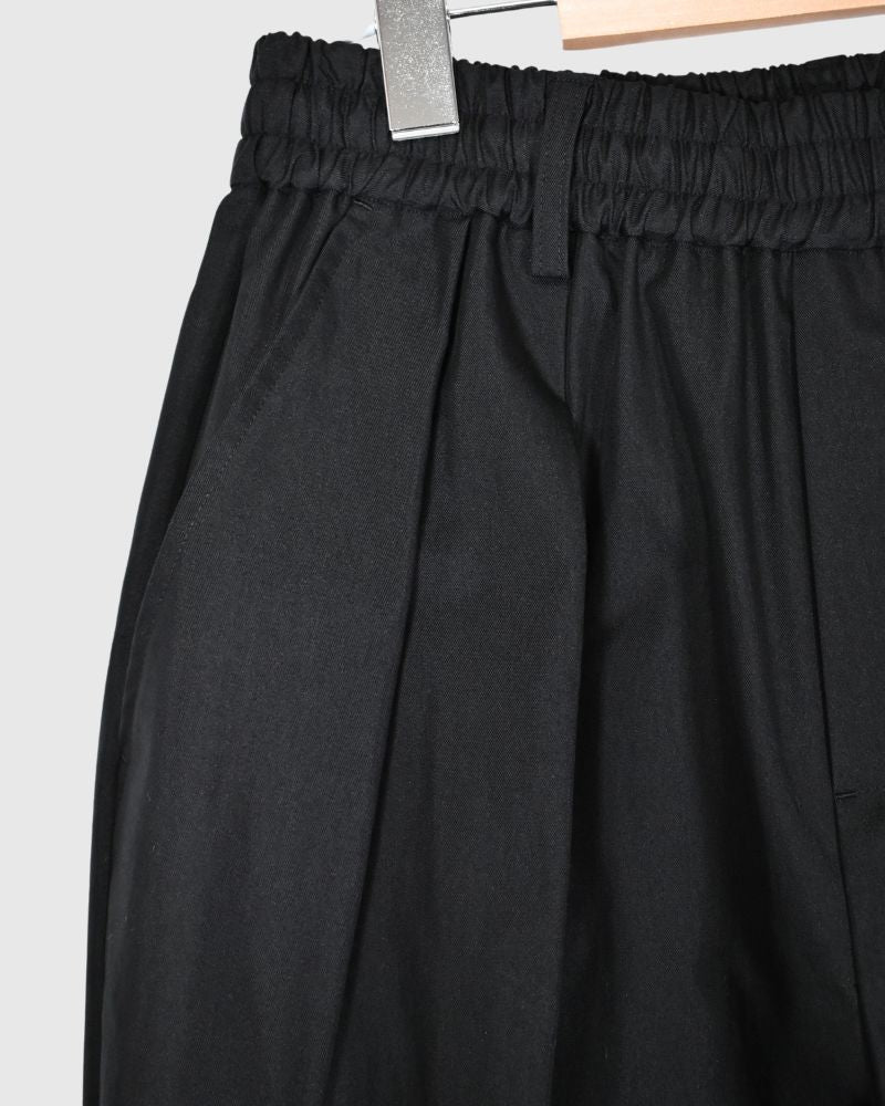 HAKAMA-GABA Tuck Easy Pants in Black