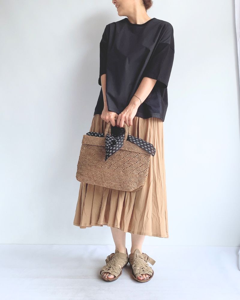 Embroidered Pocket Blouse Tee in Black