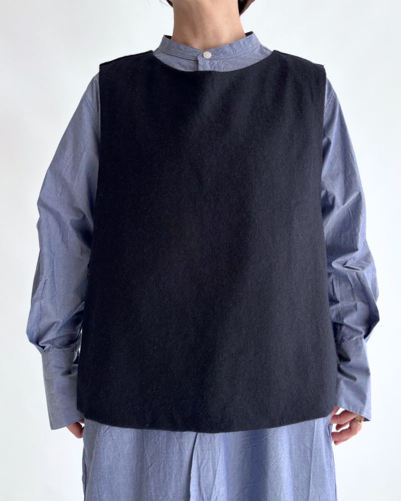 Flannel wool cross vest in Navy Flannel wool cross vest in Navy