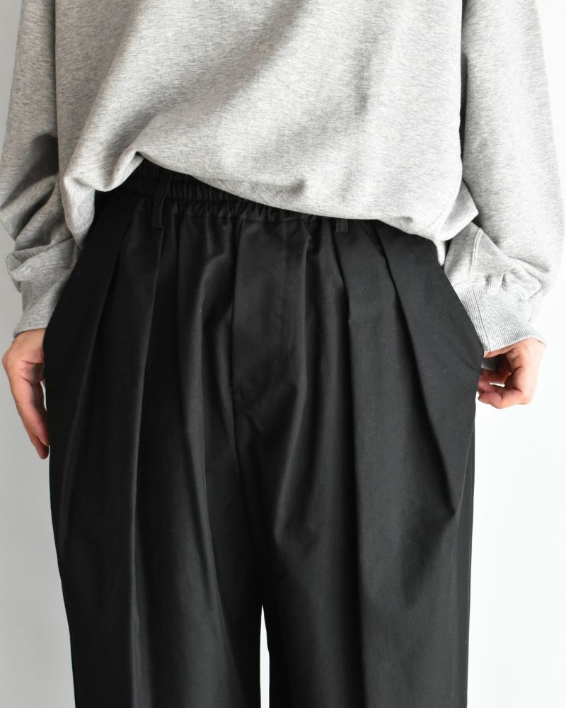 HAKAMA-GABA Tuck Easy Pants in Black