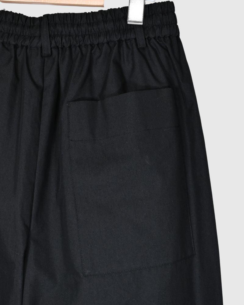 HAKAMA-GABA Tuck Easy Pants in Black