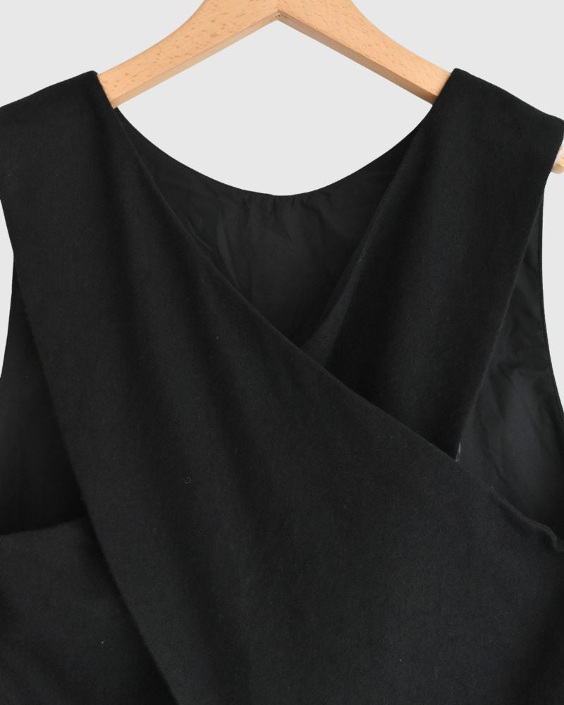 Flannel wool cross vest in Black