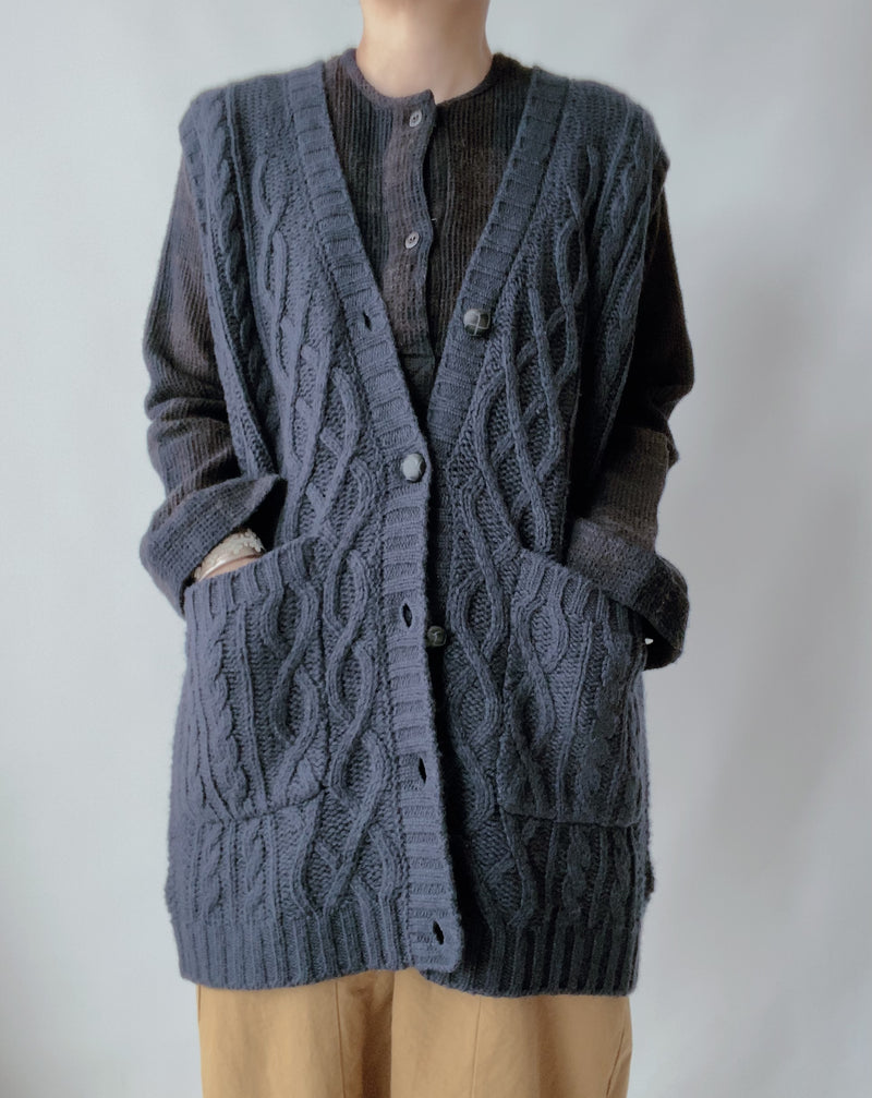 Sheep Yarn Fisherman Long Vest in Navy