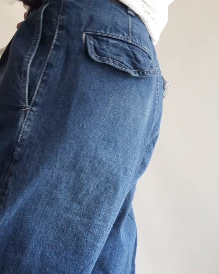 Denim tuck pants in Bleach