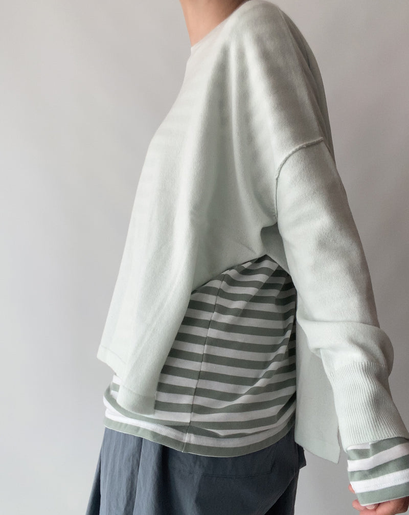 Side slit crew-neck knit