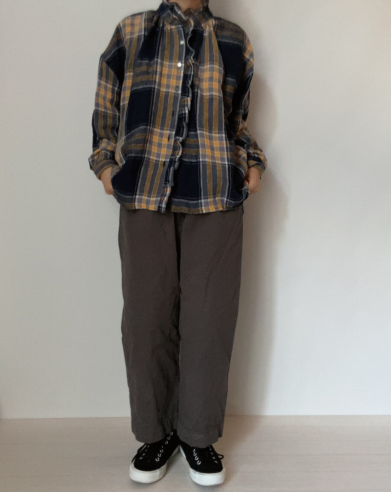 Straight tuck pants