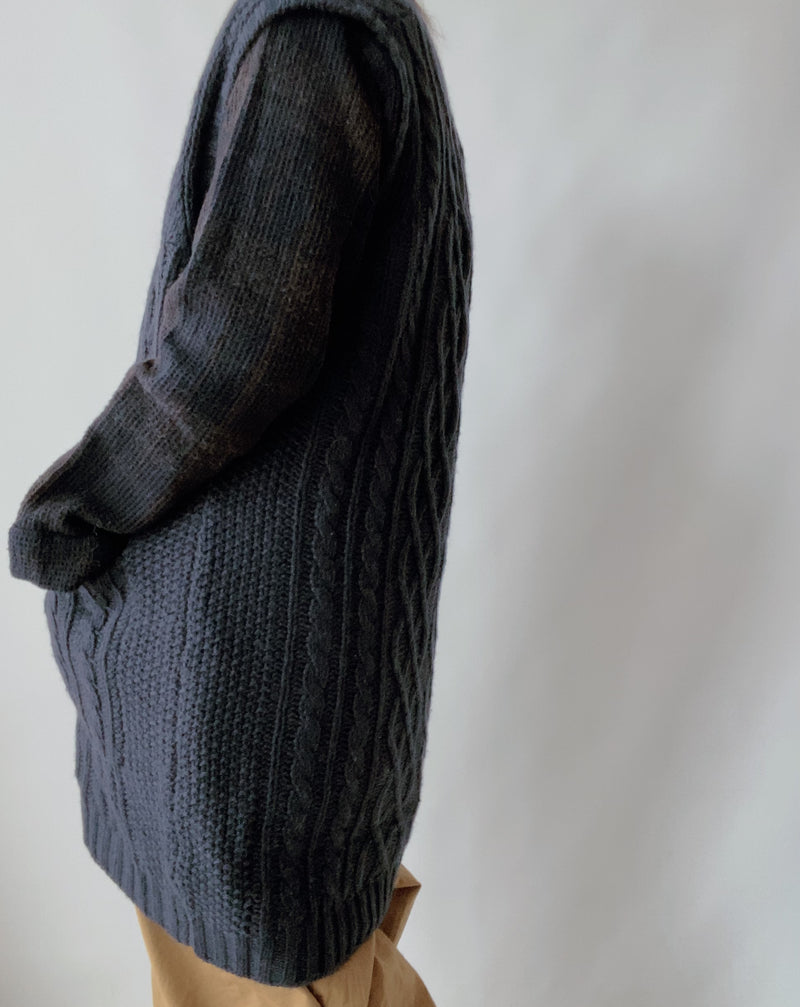 Sheep Yarn Fisherman Long Vest in Navy