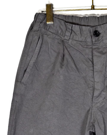 Straight tuck pants