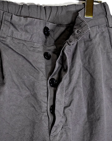 Straight tuck pants