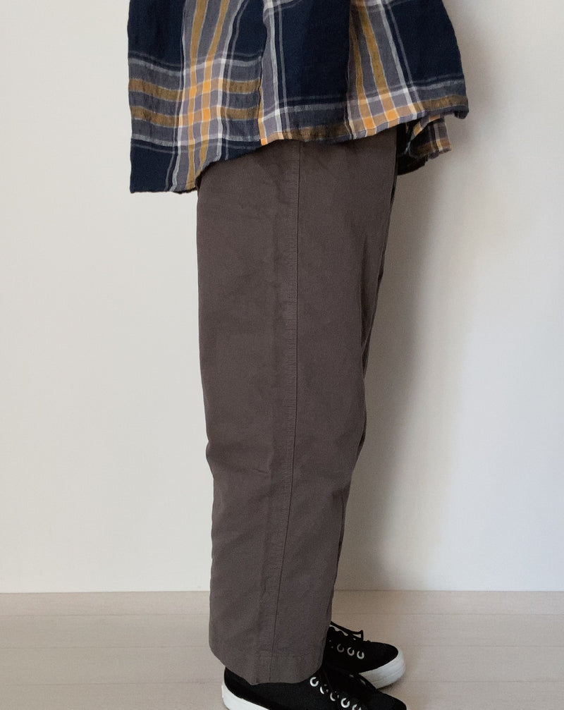 Straight tuck pants
