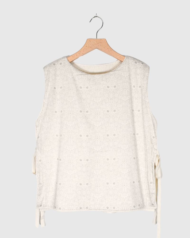 LIBERTY LINING STRING KNIT VEST in Milk