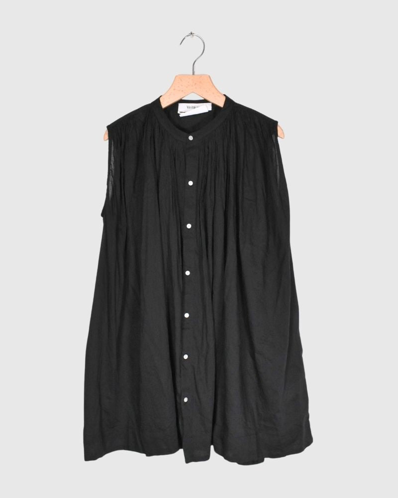 Sleeveless Gathered Blouse in Short
